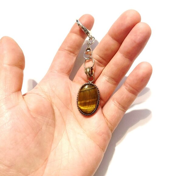 Tiger’s Eye Keychain – Protection, Confidence & Grounding Energy - Picture 5 of 7